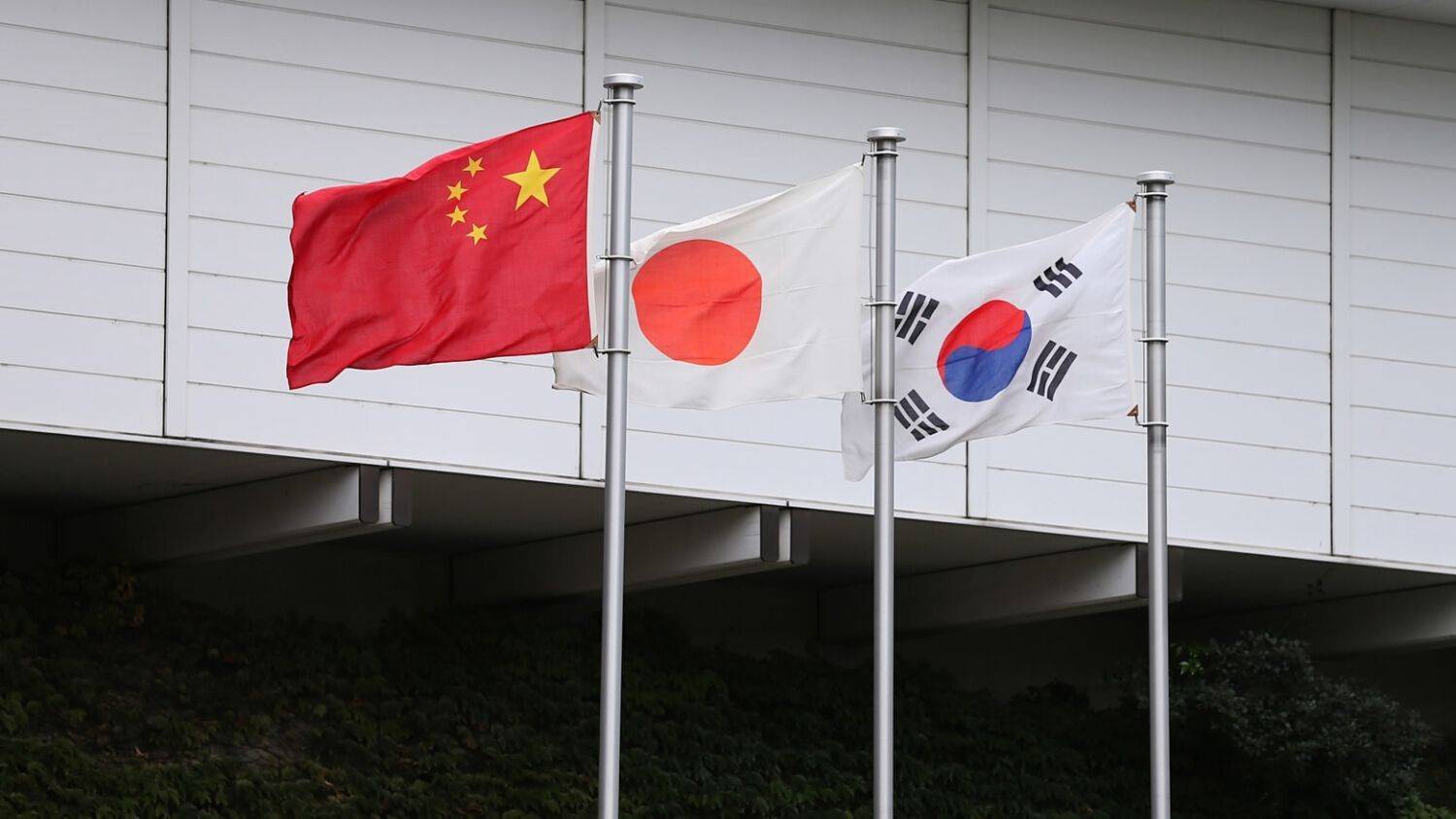 爱游戏tv-韩国球队不敌强敌，面临晋级艰难局面