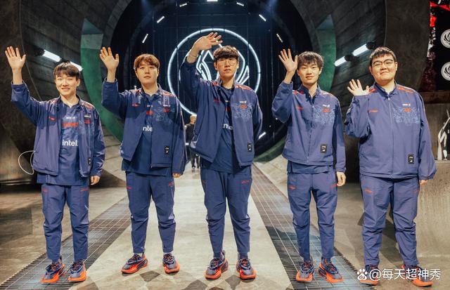 T1翻盘MAD，Kanavi拿下关键大龙宿敌对决八强赛，锁定晋级资格