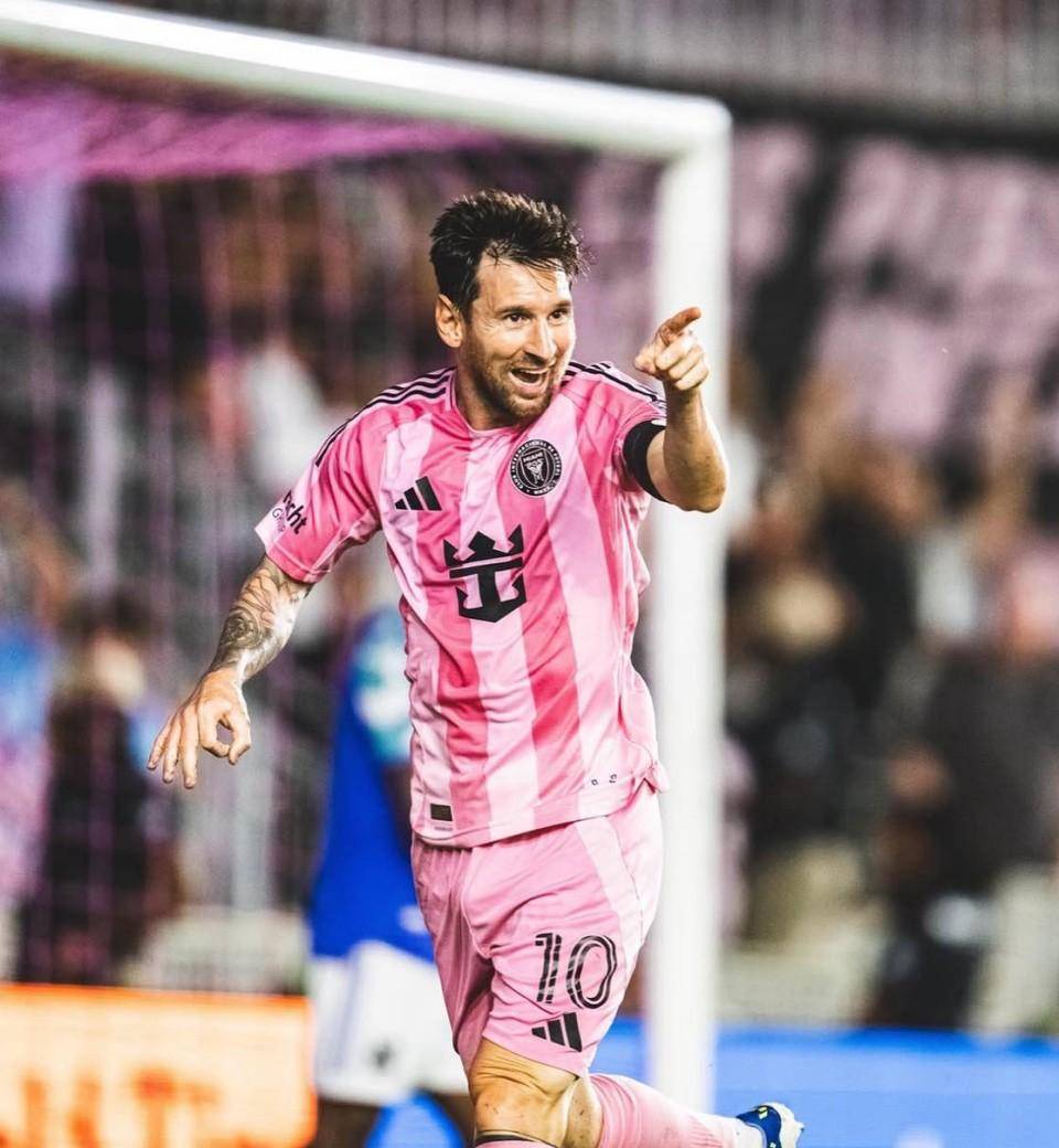 巴萨梅西手到擒来，助球队豪取胜利