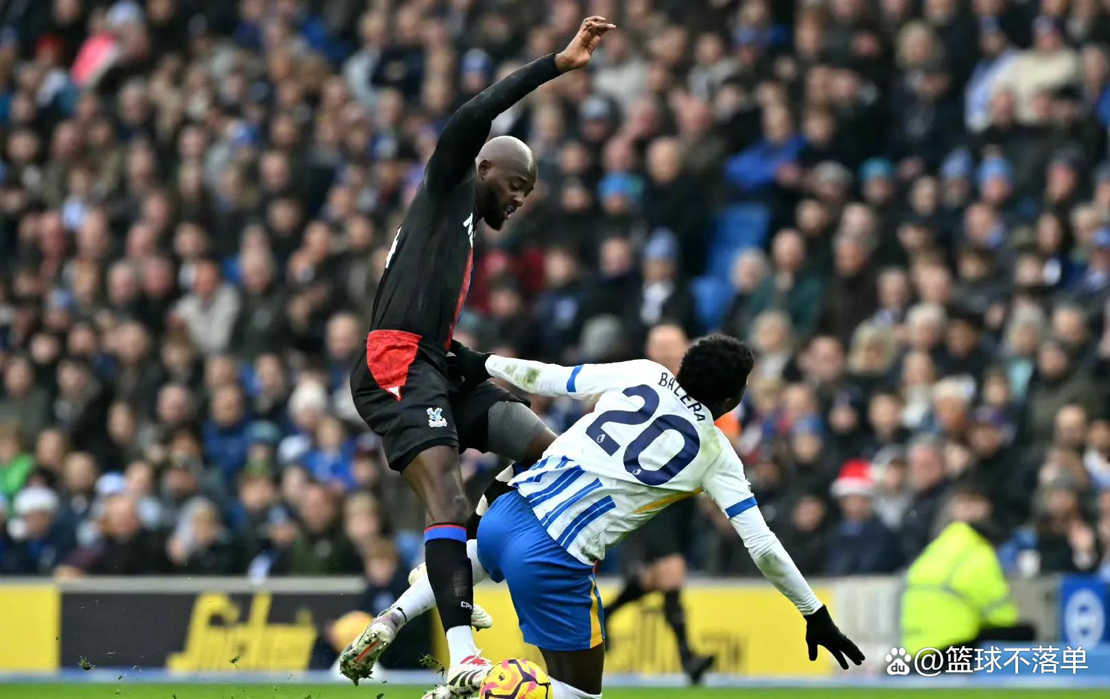 竞技队主场击败布莱顿，稳住领先位置，保持冠军气势