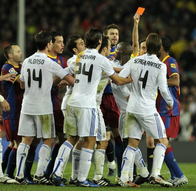 泽尼亚打败新对手晋级，球迷连声叫好