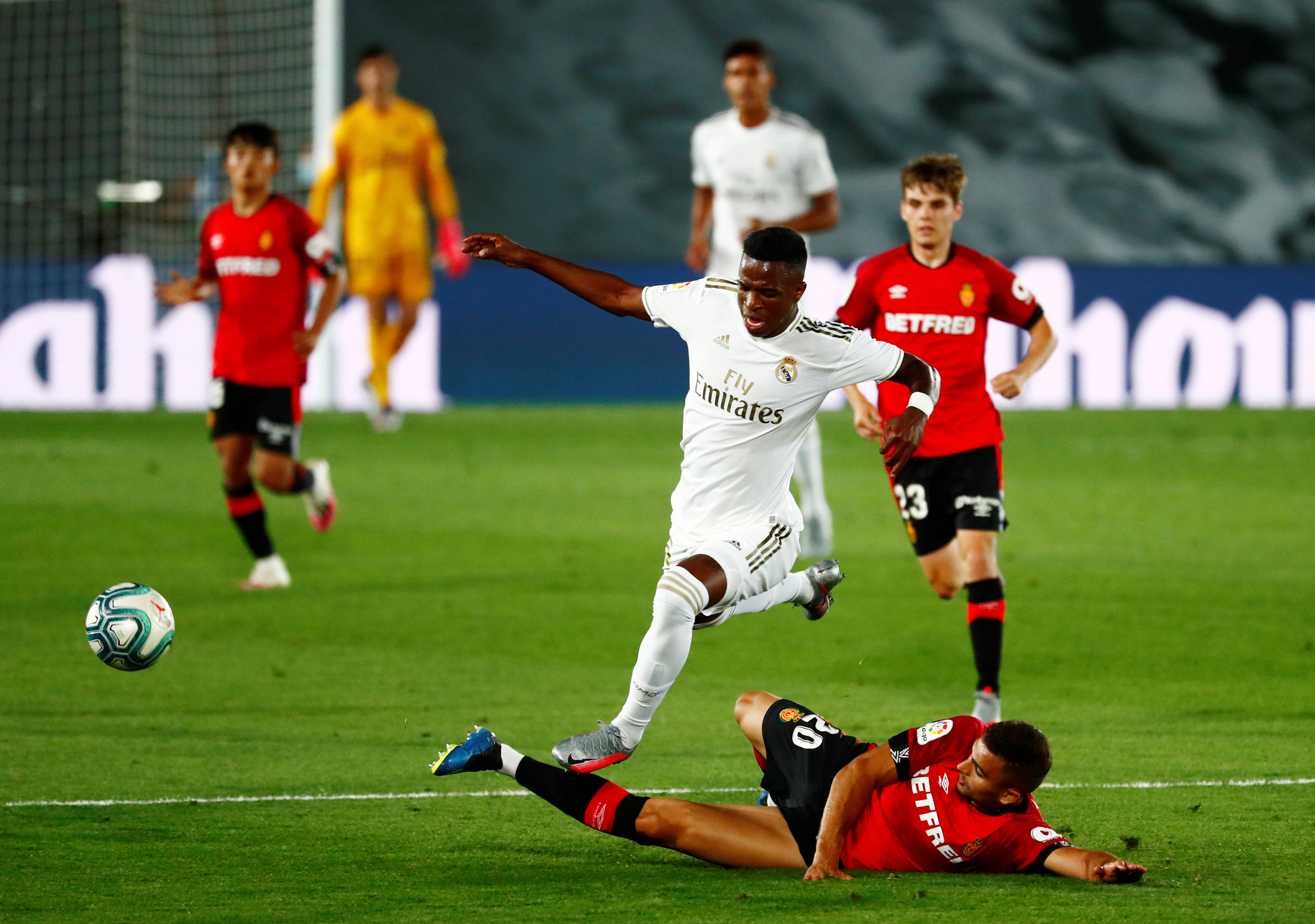 皇马连胜告终，遭遇不败战绩断裂