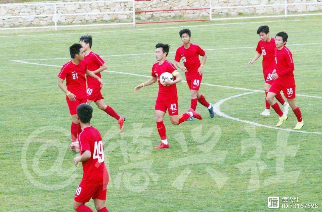 沙拉维上演帽子戏法，助胜球队跻身前列