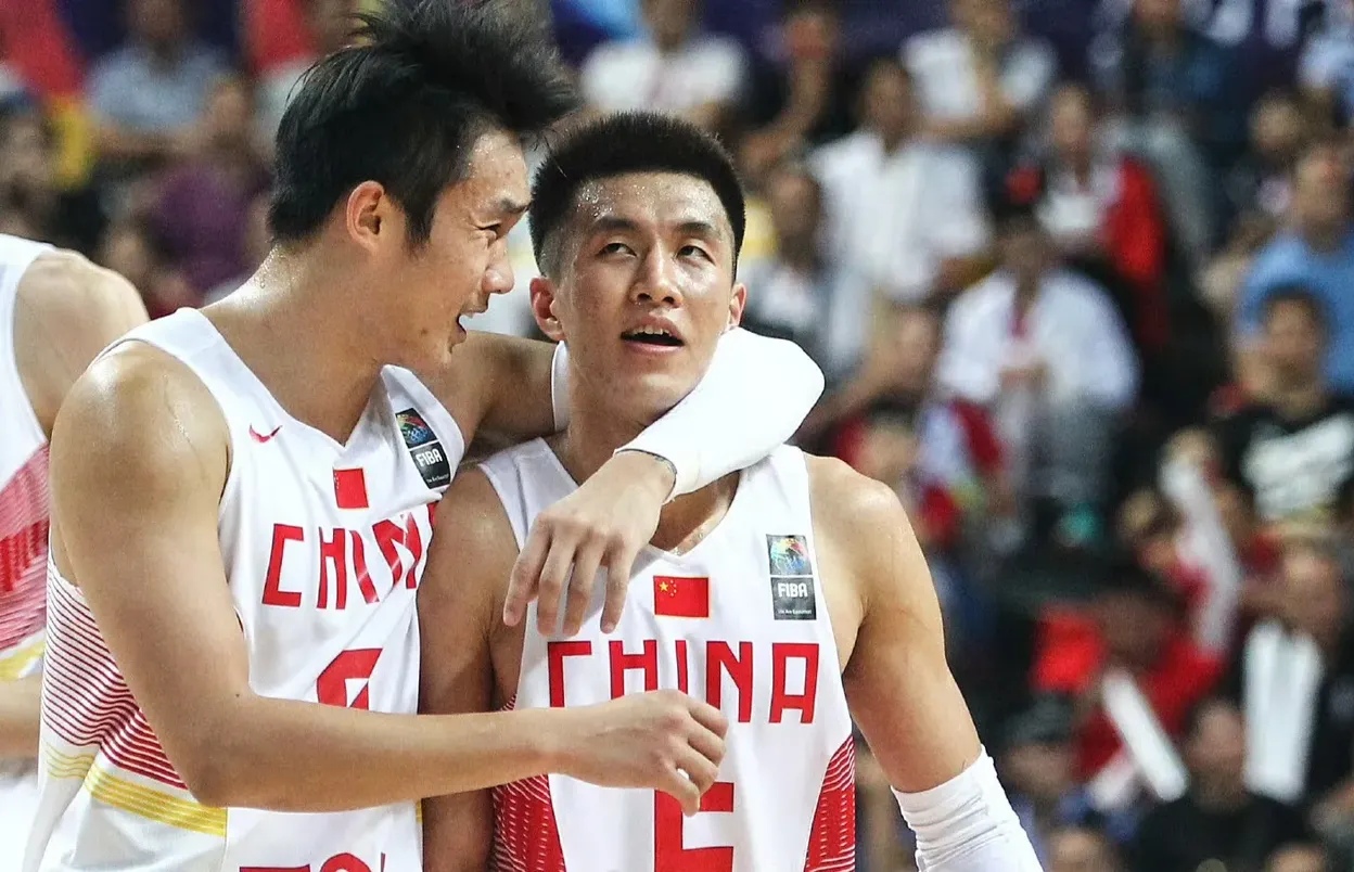 上海队逆转深圳队,郭艾伦状态火热的简单介绍 上海队逆转深圳队,郭艾伦状态火热的简单介绍