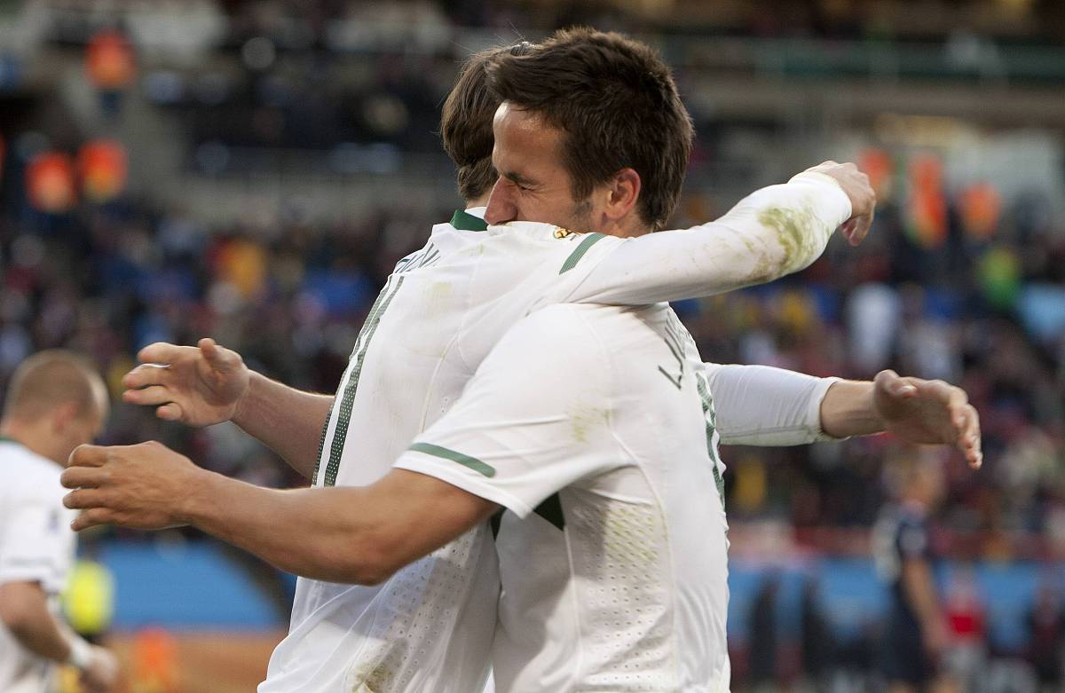 意大利网球队完胜澳大利亚网球队，穆雷送出助攻