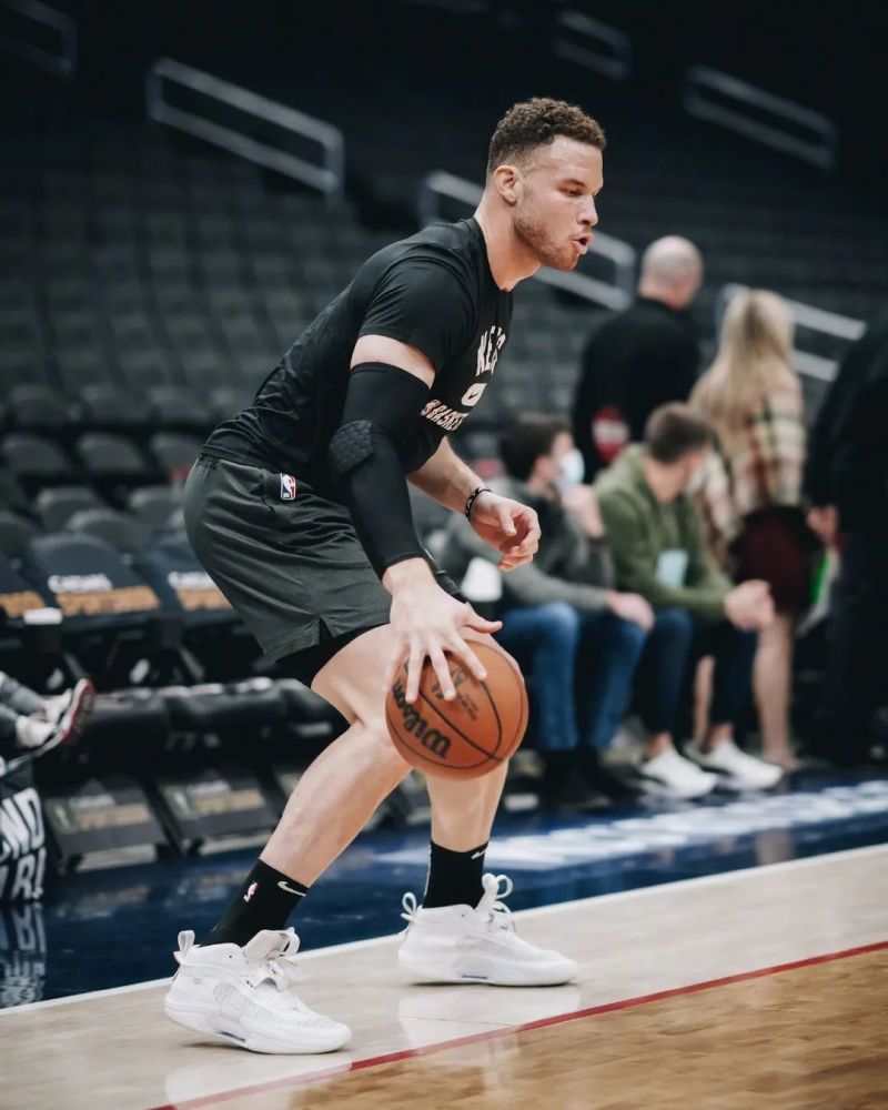 爱游戏官网-包含篮网险胜独行侠，米尔萨普惊艳世界的词条