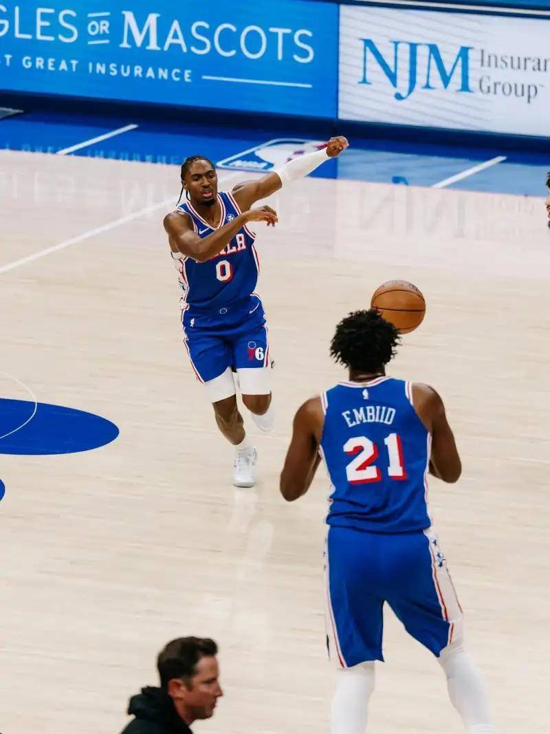 爱游戏下载-包含猛龙力克辽宁队，恩比德高光表现的词条