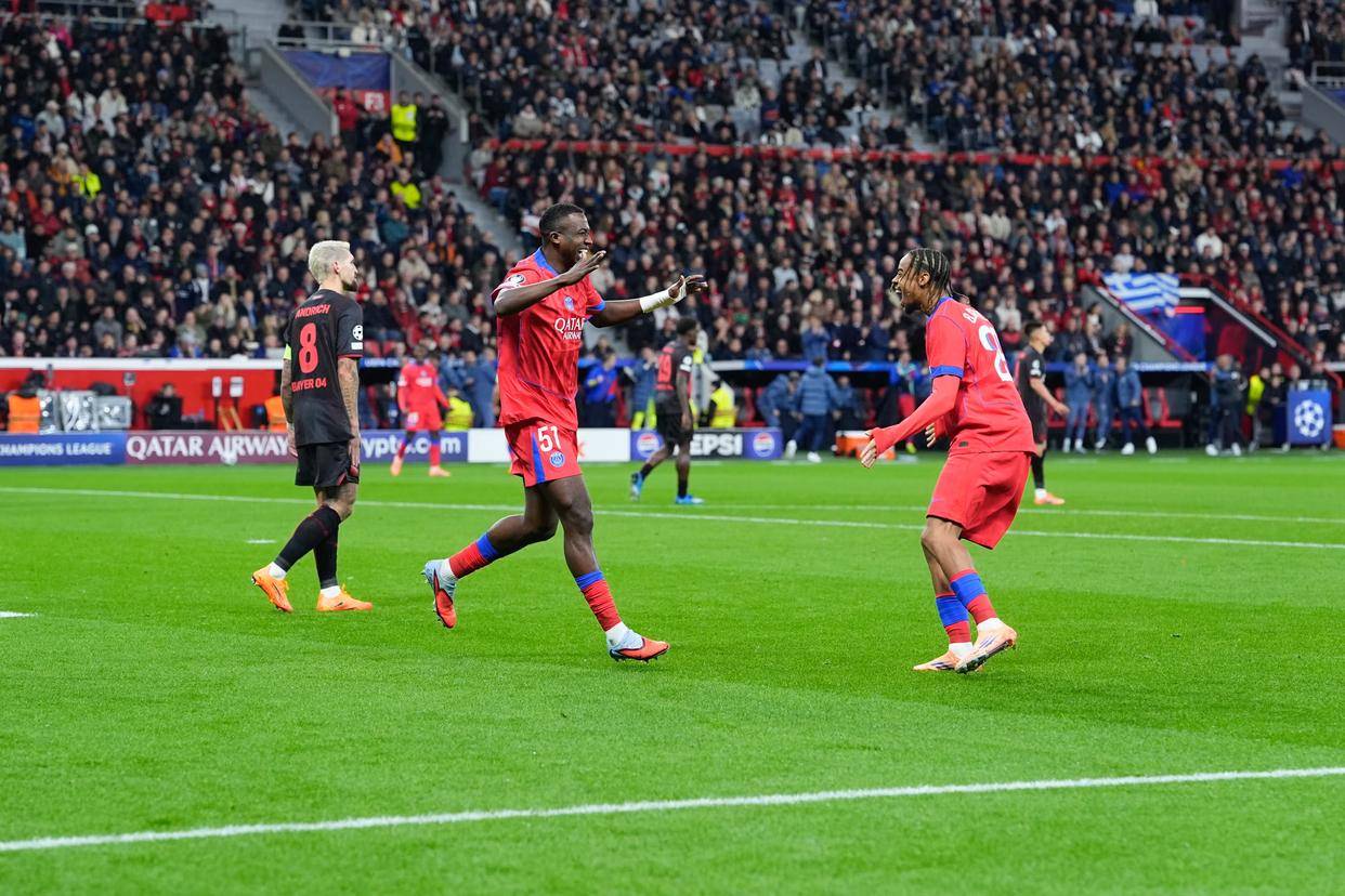 拜仁绝杀勒沃库森,内马尔制霸全场 拜仁绝杀勒沃库森,内马尔制霸全场