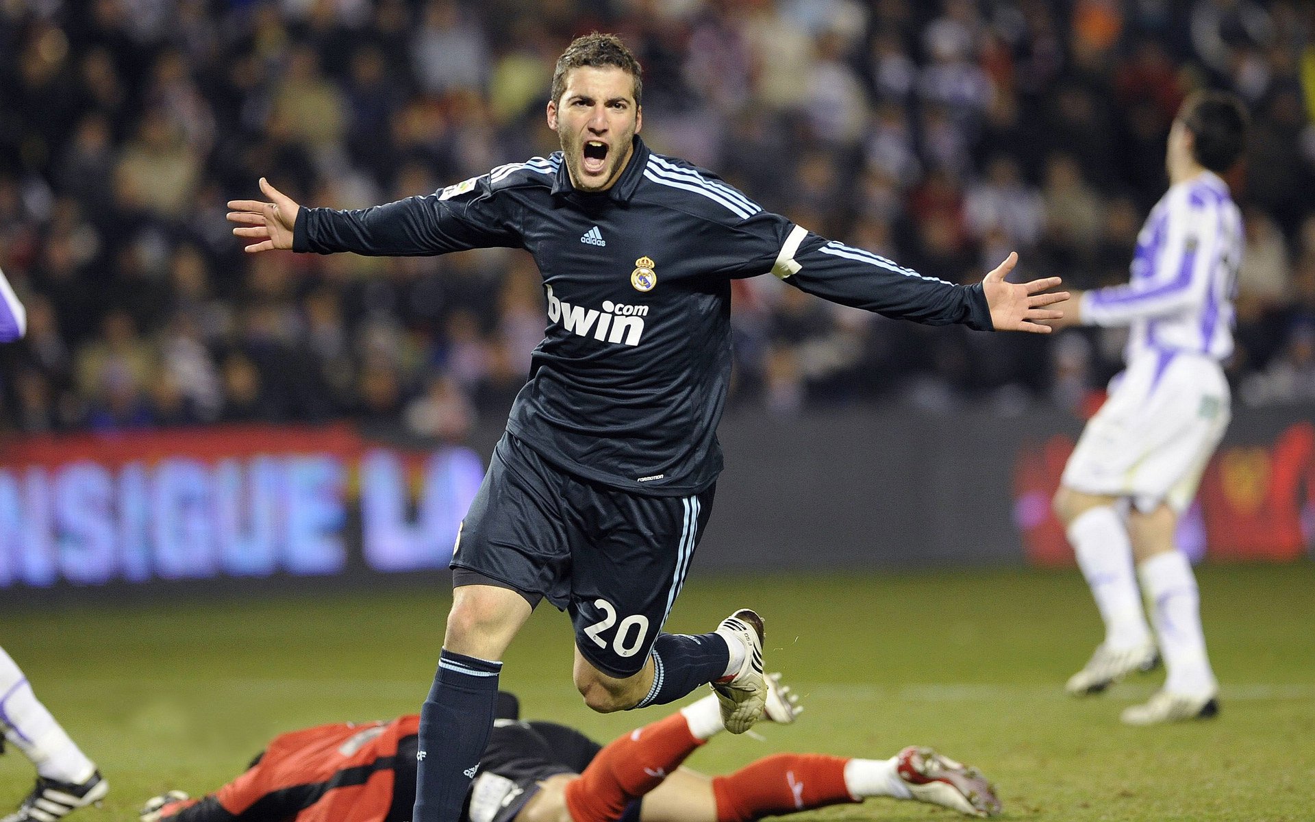 颠覆方程式，当雷鬼节奏征服马德里—记牙买加车手桑切斯史诗般的西班牙加冕