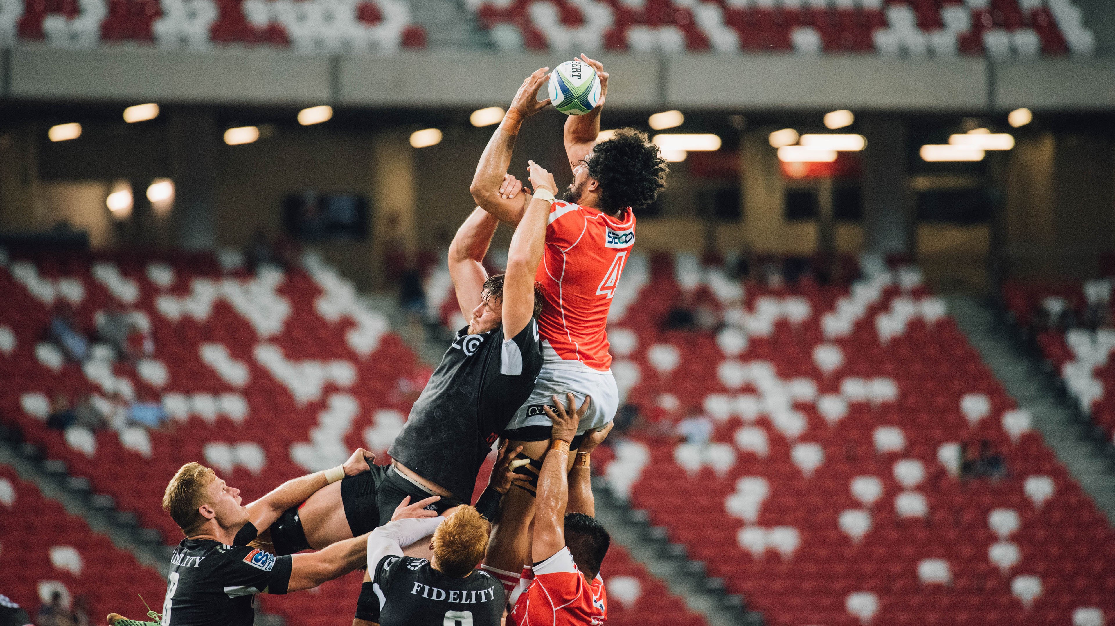 爱游戏-从逆转功臣到领袖蜕变，米切尔末节制胜助76人力克火箭